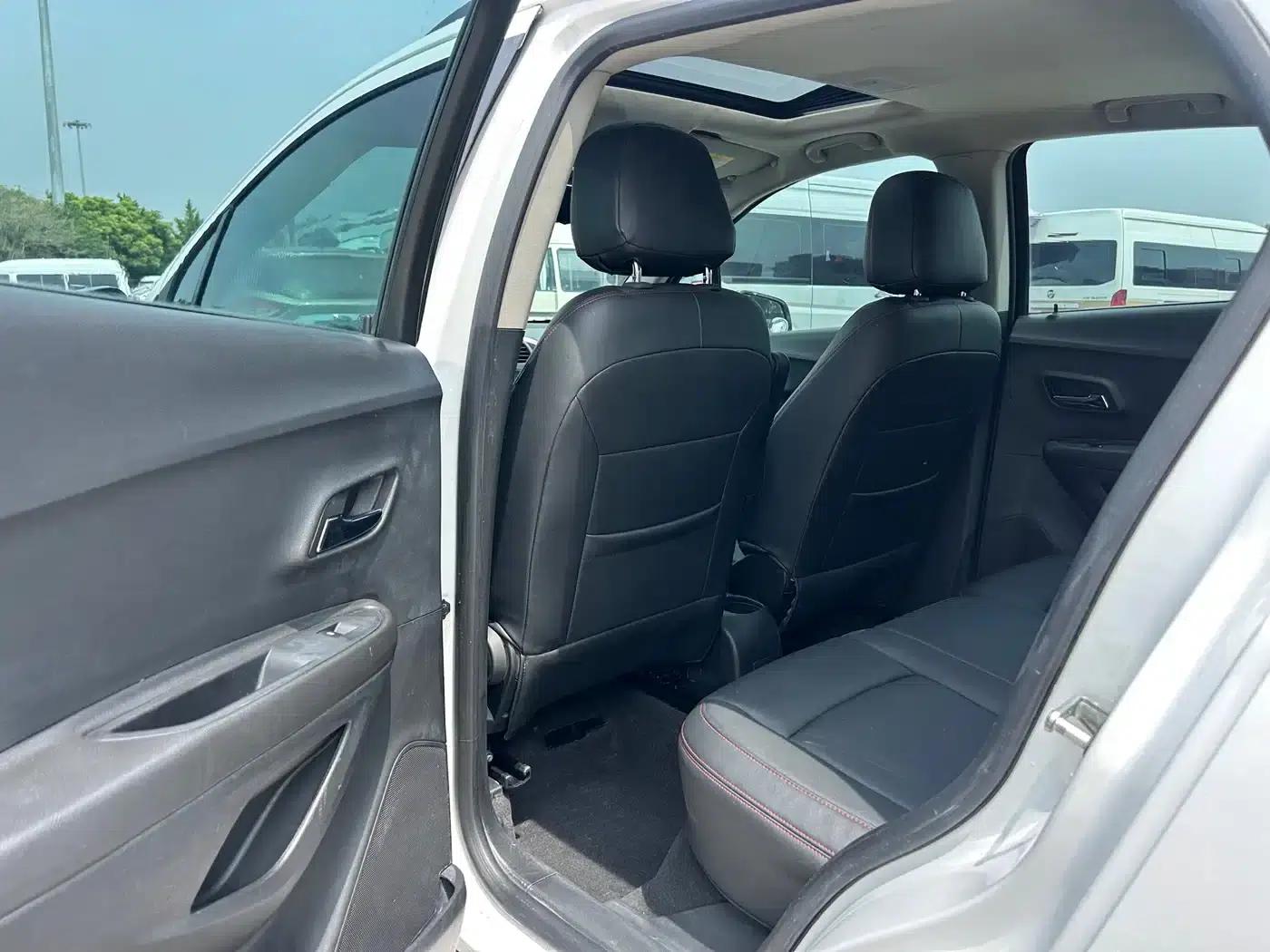 Chevrolet Trax 2016 1.4T Automatic 2WD Comfort Sunroof Edition — миниатюра 17
