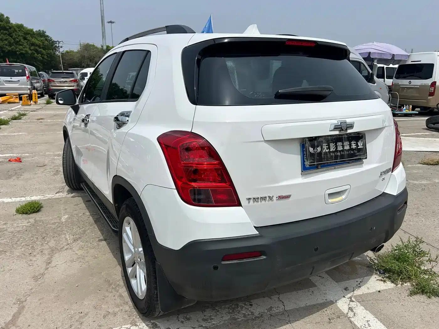 Chevrolet Trax 2016 1.4T Automatic 2WD Comfort Sunroof Edition — миниатюра 5