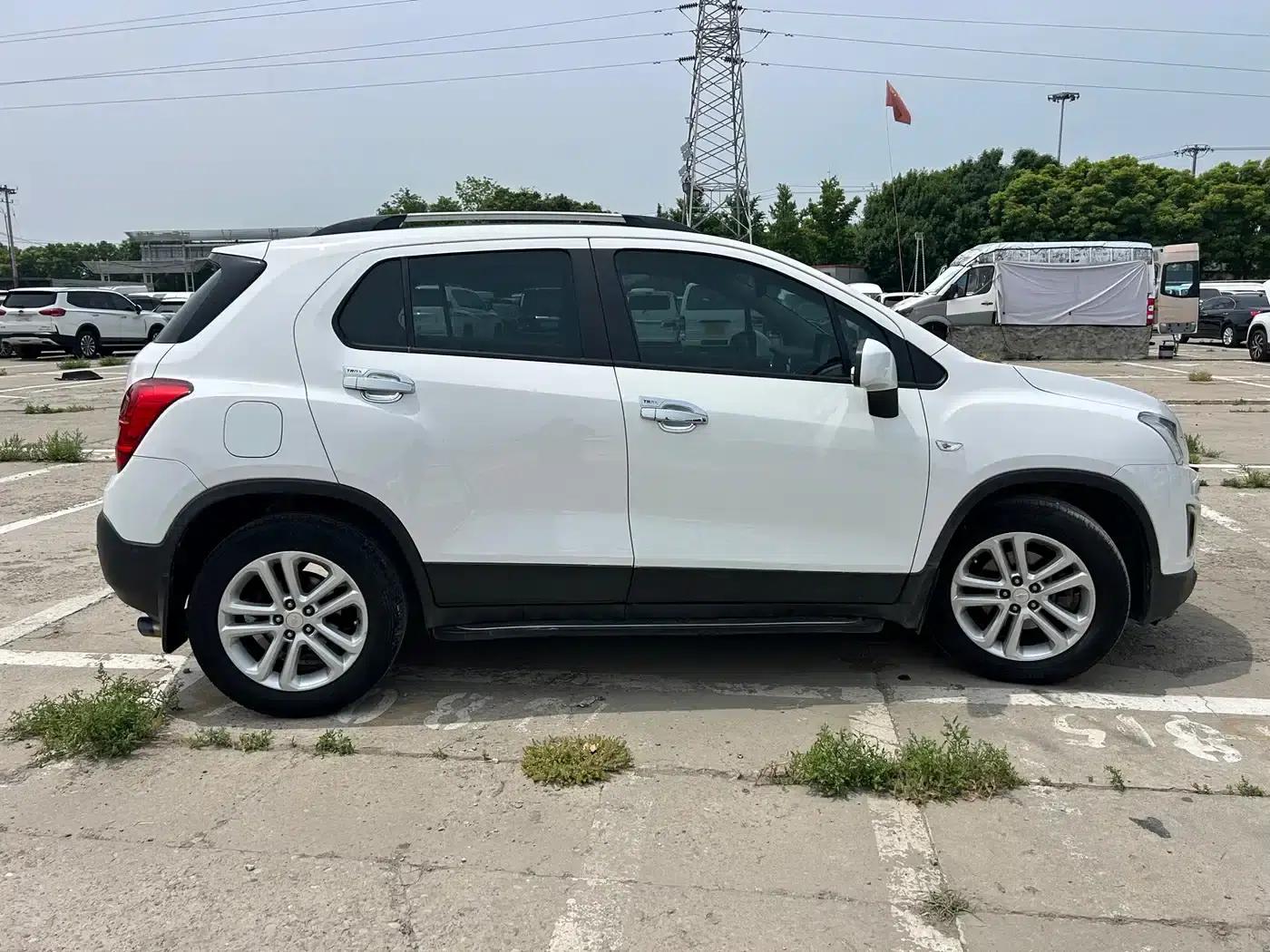 Chevrolet Trax 2016 1.4T Automatic 2WD Comfort Sunroof Edition — миниатюра 8