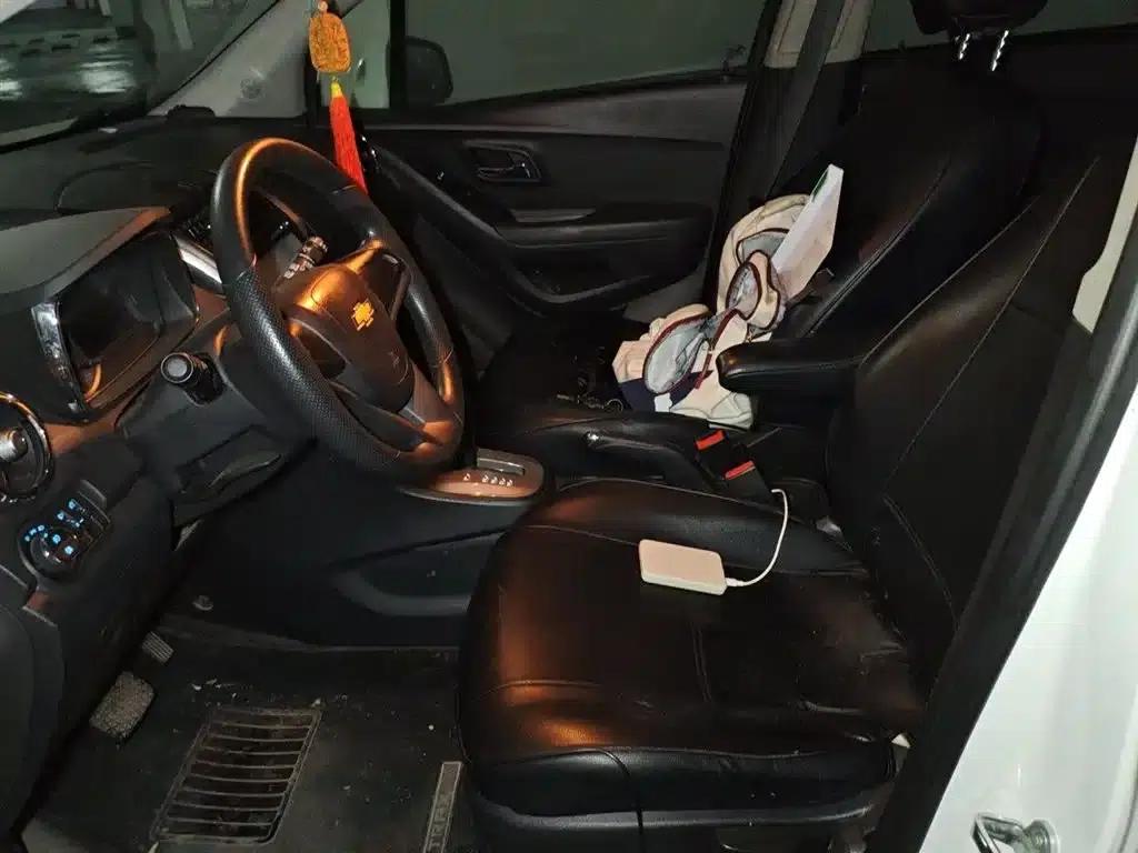 Chevrolet Trax 2016 1.4T Automatic 2WD Comfort Sunroof Edition — миниатюра 12
