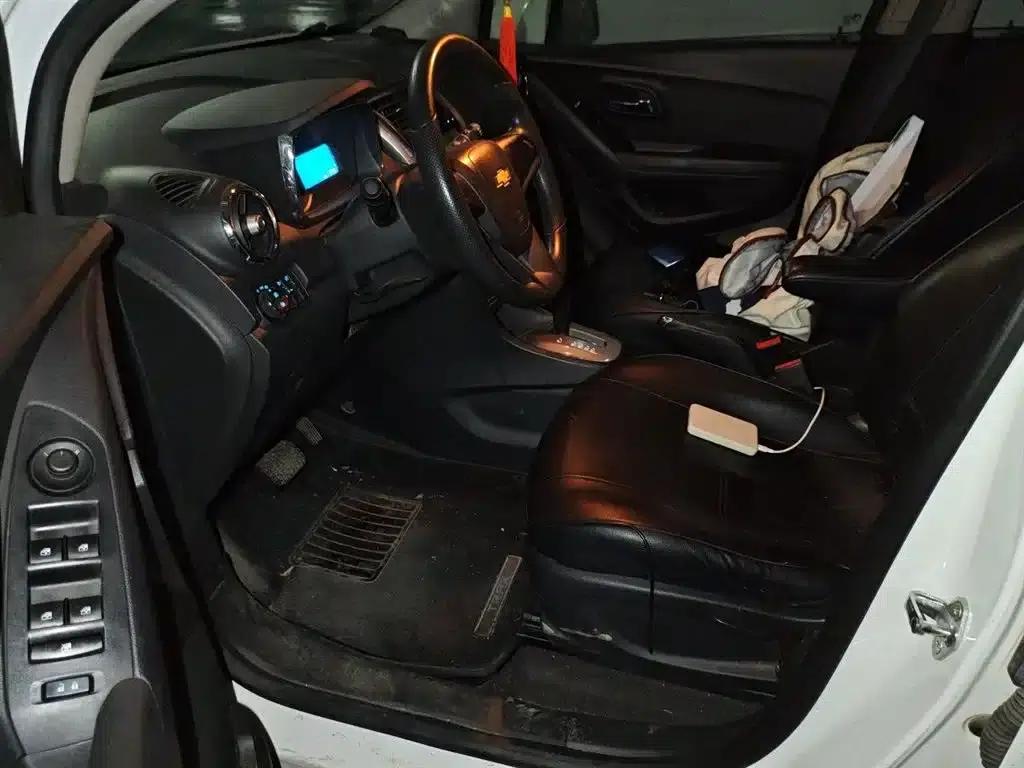 Chevrolet Trax 2016 1.4T Automatic 2WD Comfort Sunroof Edition — миниатюра 13