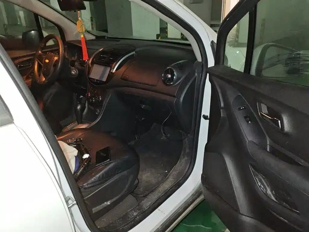 Chevrolet Trax 2016 1.4T Automatic 2WD Comfort Sunroof Edition — миниатюра 22