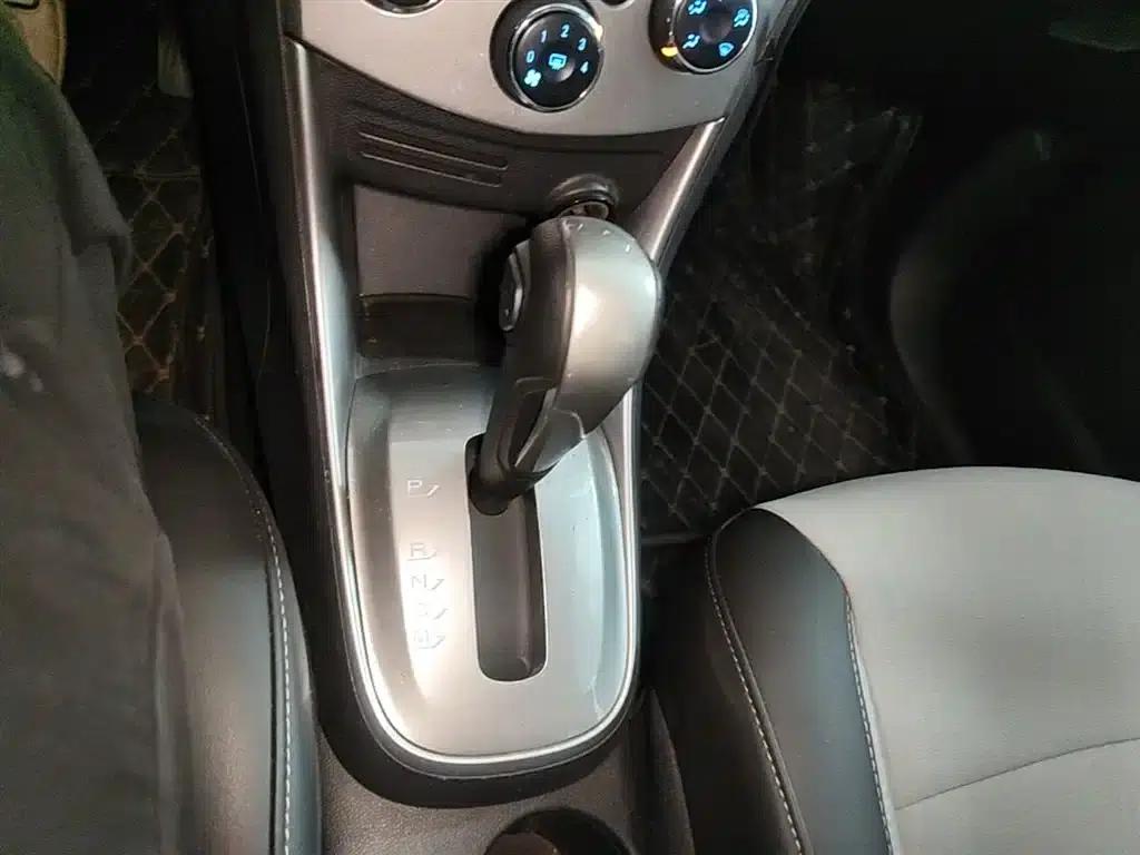 Chevrolet Trax 2014 1.4T Automatic 2WD Luxury — миниатюра 14
