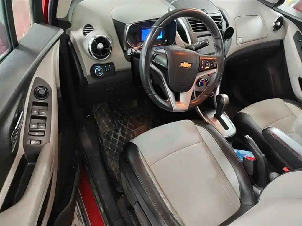 Chevrolet Trax 2014 1.4T Automatic 2WD Luxury — миниатюра 16
