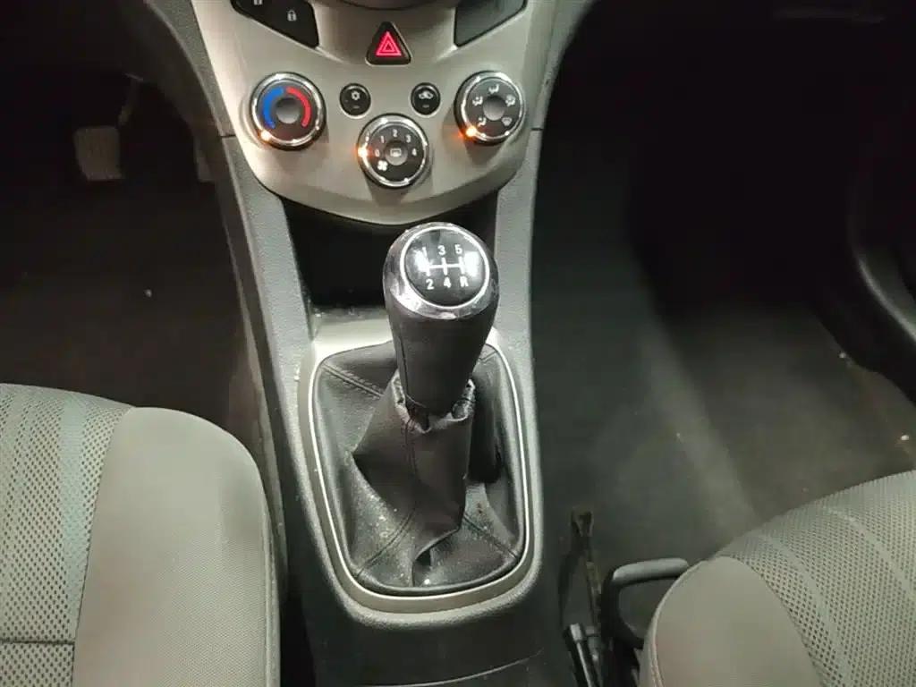2014 Aveo Sedan 1.4SL MT Comfort Edition — миниатюра 14