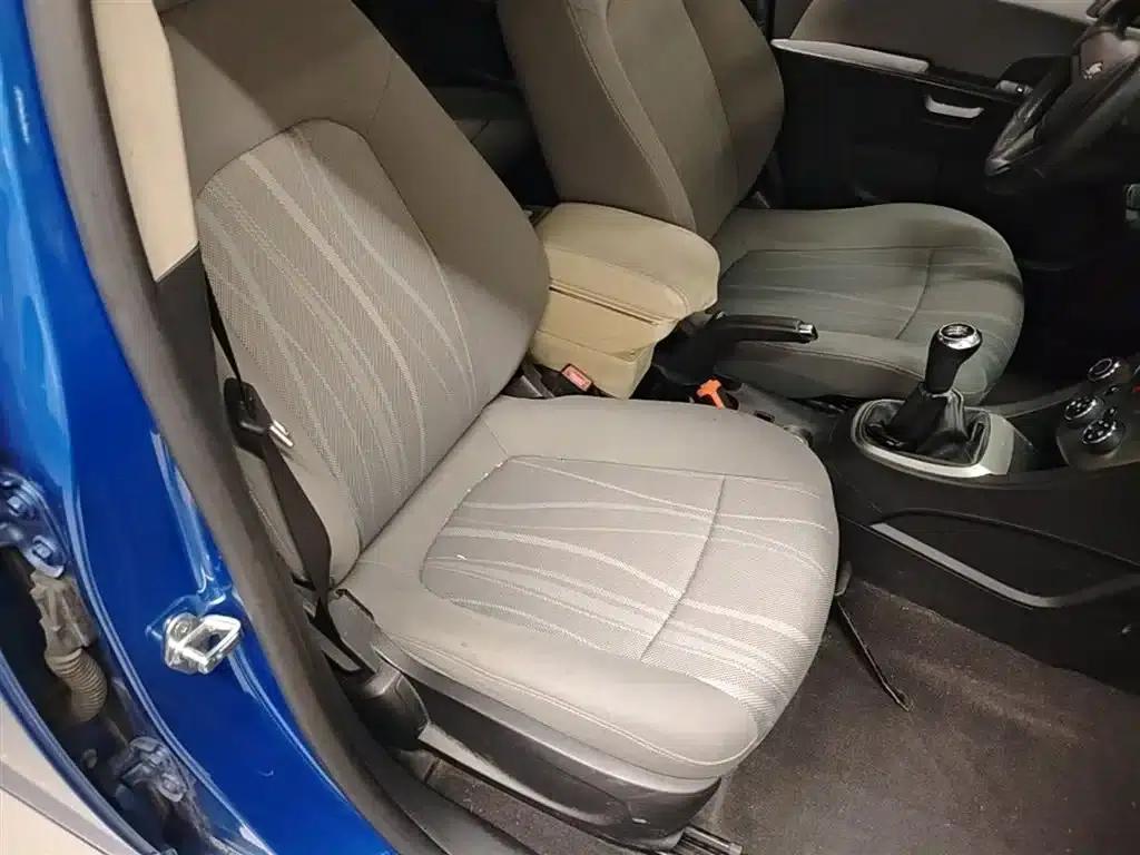 2014 Aveo Sedan 1.4SL MT Comfort Edition — миниатюра 25