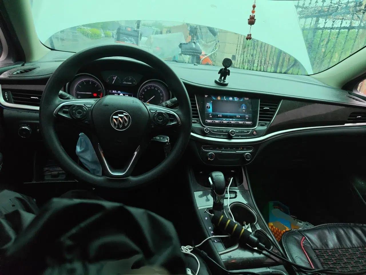 Buick Verano 2019 Sedan 20T Dual-Clutch Leading Model — миниатюра 10
