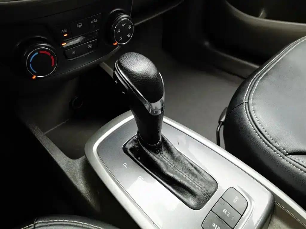 Chevrolet Aveo RV 2018 1.5L Automatic Comfort Edition — миниатюра 13