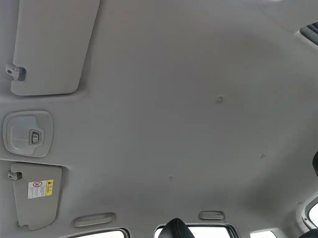 Chevrolet Aveo RV 2018 1.5L Automatic Comfort Edition — миниатюра 14