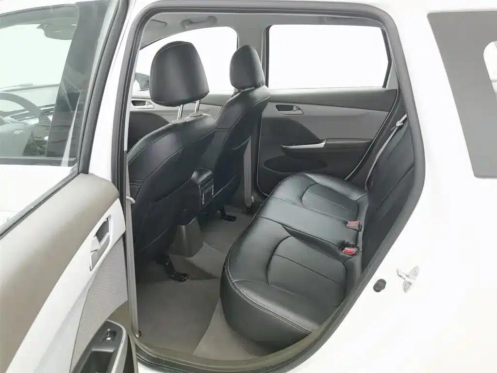 Chevrolet Aveo RV 2018 1.5L Automatic Comfort Edition — миниатюра 15