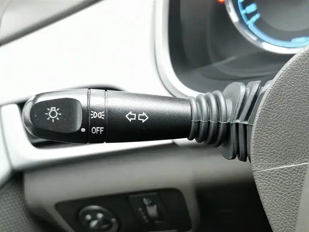 Chevrolet Aveo RV 2018 1.5L Automatic Comfort Edition — миниатюра 21