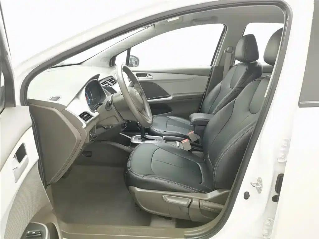 Chevrolet Aveo RV 2018 1.5L Automatic Comfort Edition — миниатюра 10