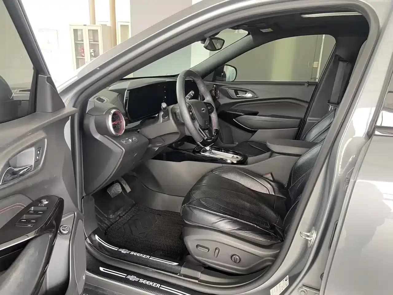 2022 Geely Xingmairo 1.5T CVT RS Bee Edition — миниатюра 6