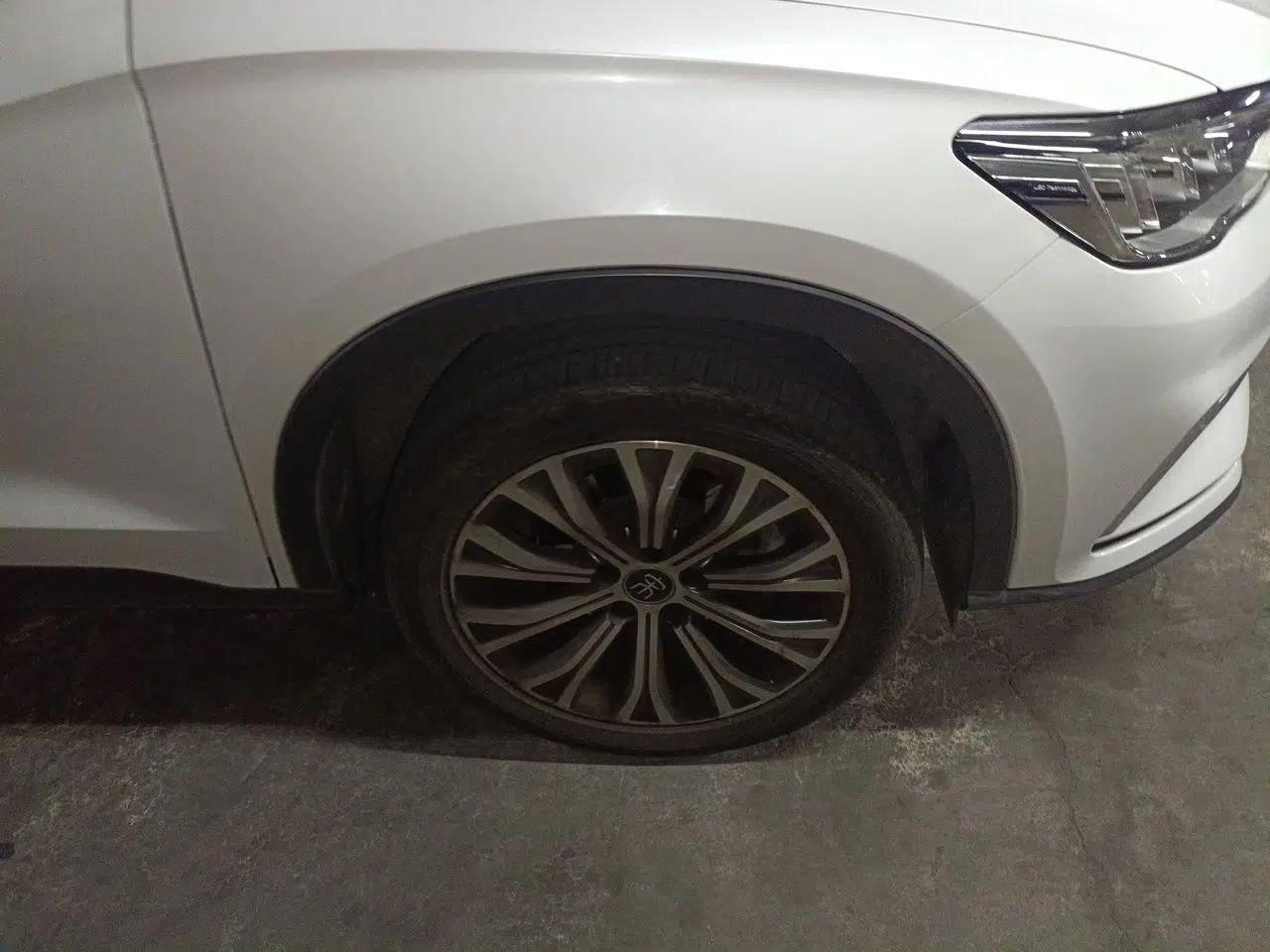 BYD Song Pro New Energy 2019 DM 1.5T Four-Wheel Drive Performance Edition Deluxe Model — миниатюра 8