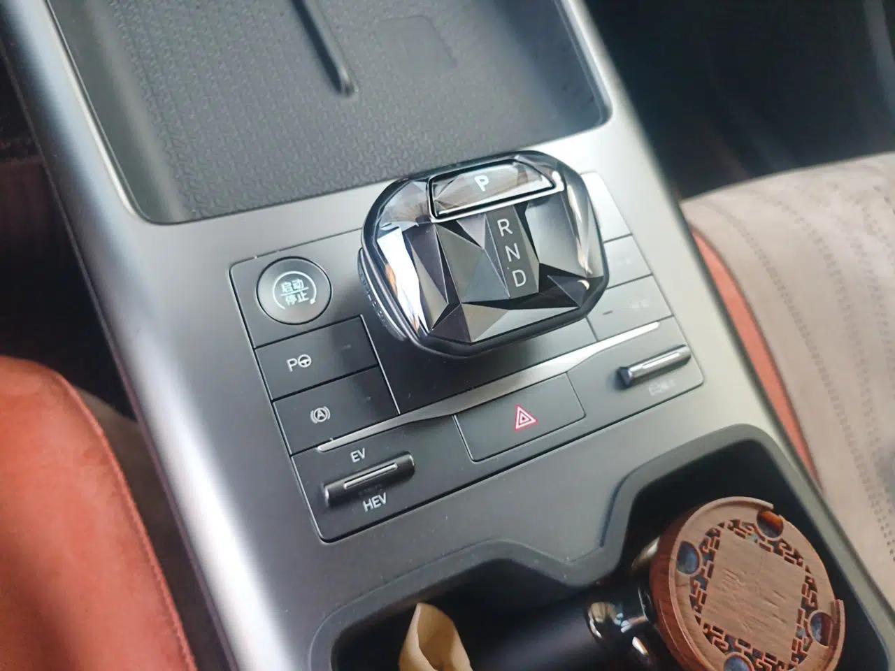 BYD Song Pro New Energy 2025 2nd Generation Intelligent Driving Version DM-i 75KM Leading Edition — миниатюра 11
