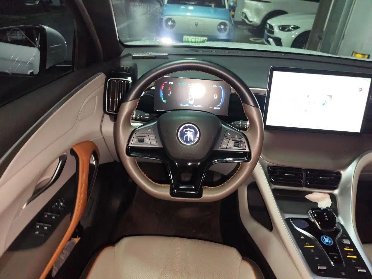 BYD Song Pro New Energy 2022 DM-i 51km Luxury Model — миниатюра 11