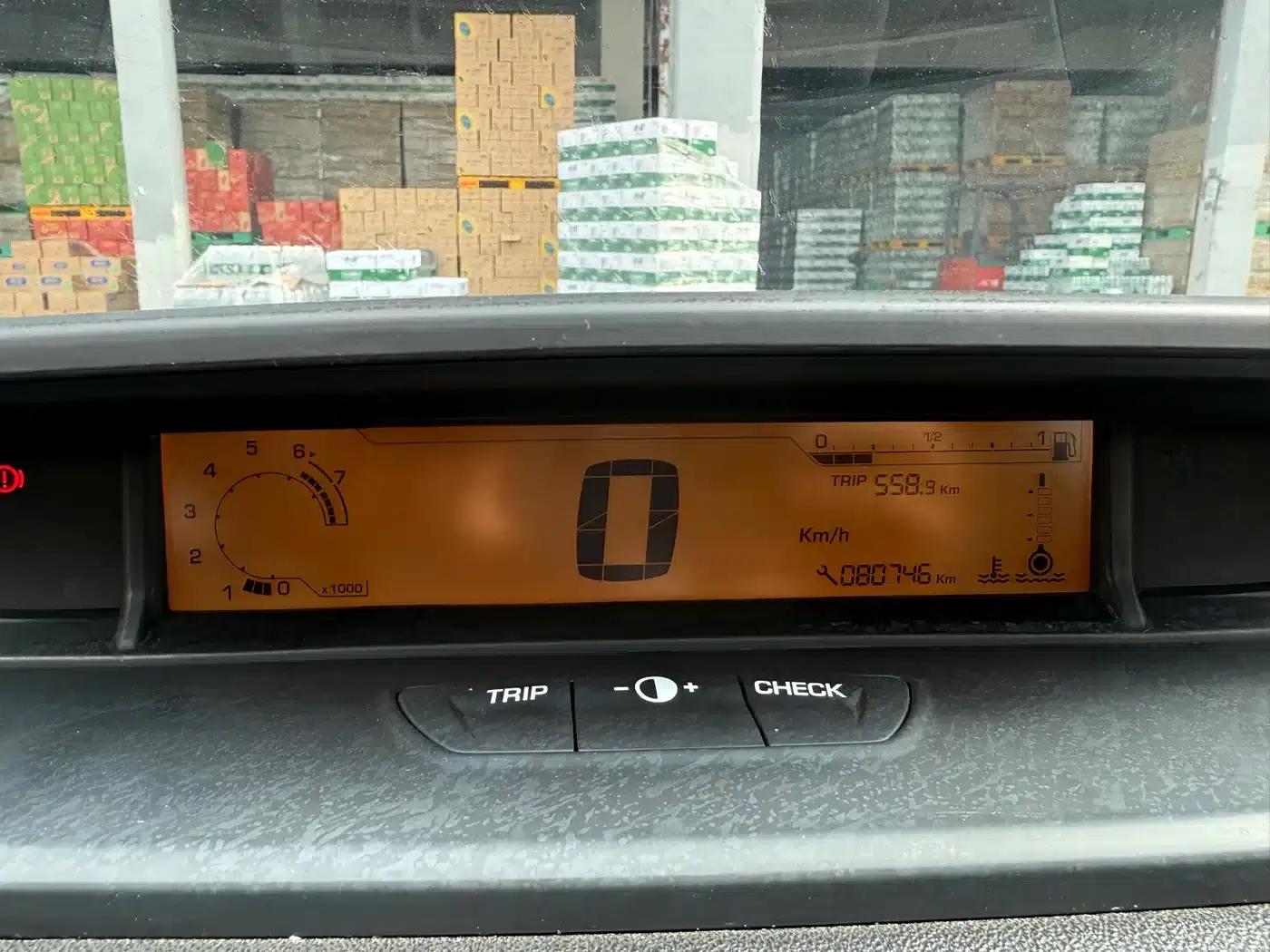 Citroën C4 2014 1.6L Manual In-Car Connectivity Edition — миниатюра 6