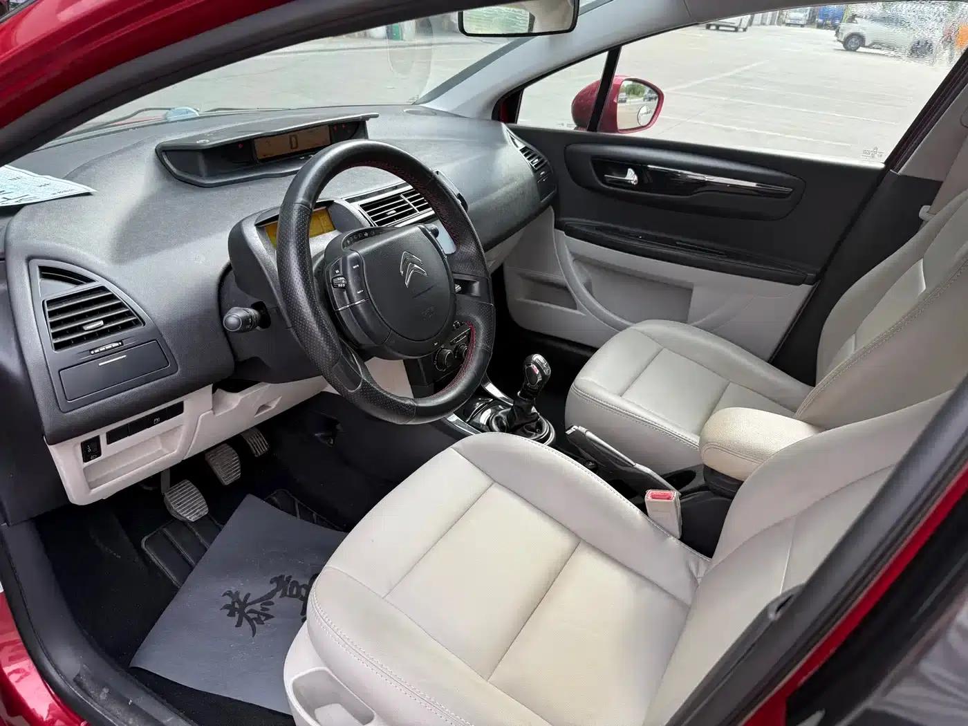 Citroën C4 2014 1.6L Manual In-Car Connectivity Edition — миниатюра 8