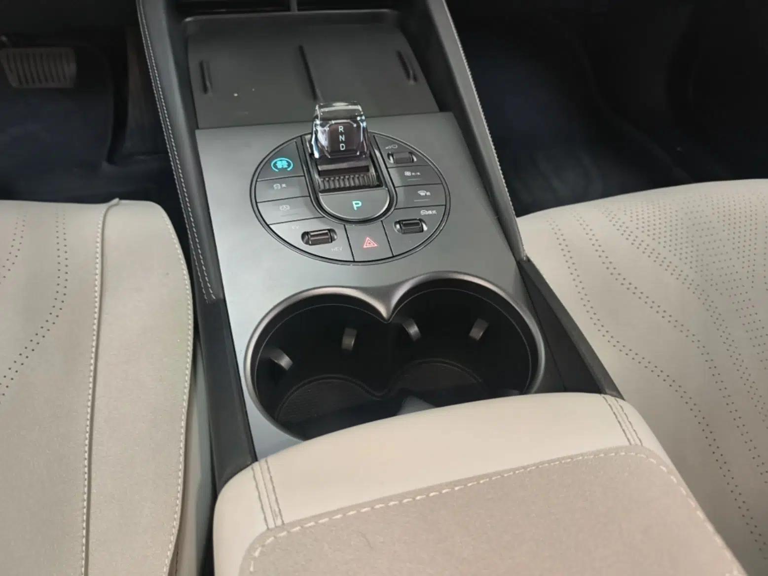 BYD Seal 06 New Energy 2024 DM-i 120KM Prestige Model — миниатюра 17