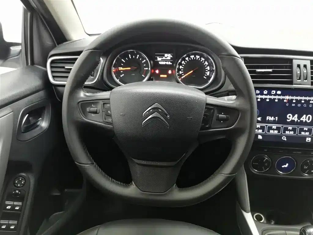 Citroën C3-XR 2015 1.6L Manual Pioneer Edition — миниатюра 11