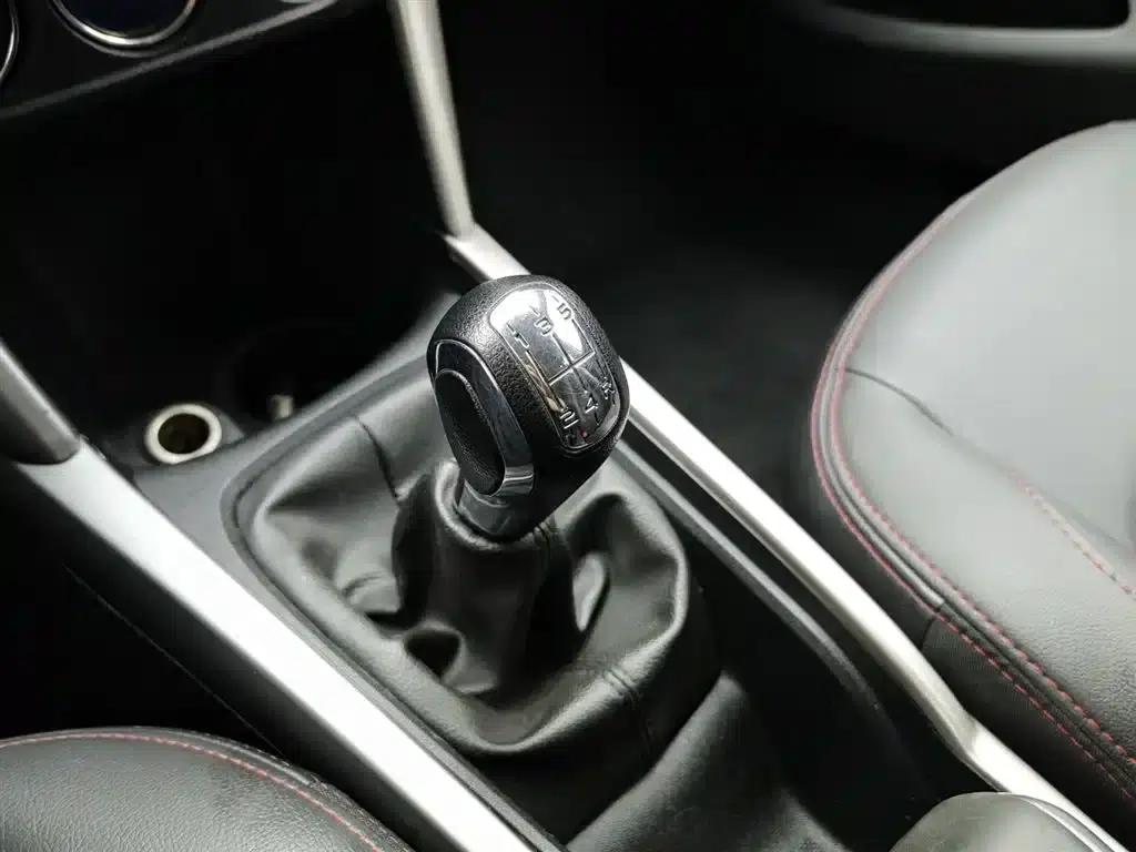 Citroën C3-XR 2015 1.6L Manual Pioneer Edition — миниатюра 13