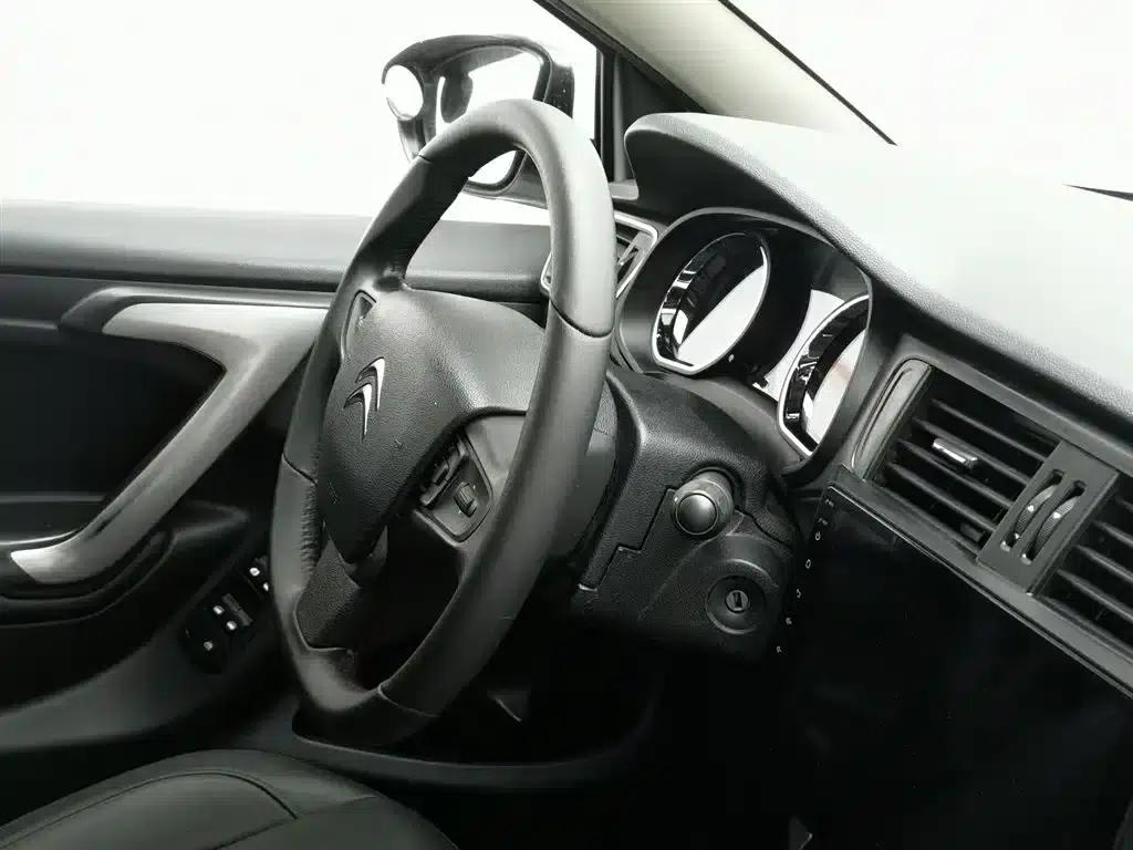 Citroën C3-XR 2015 1.6L Manual Pioneer Edition — миниатюра 22