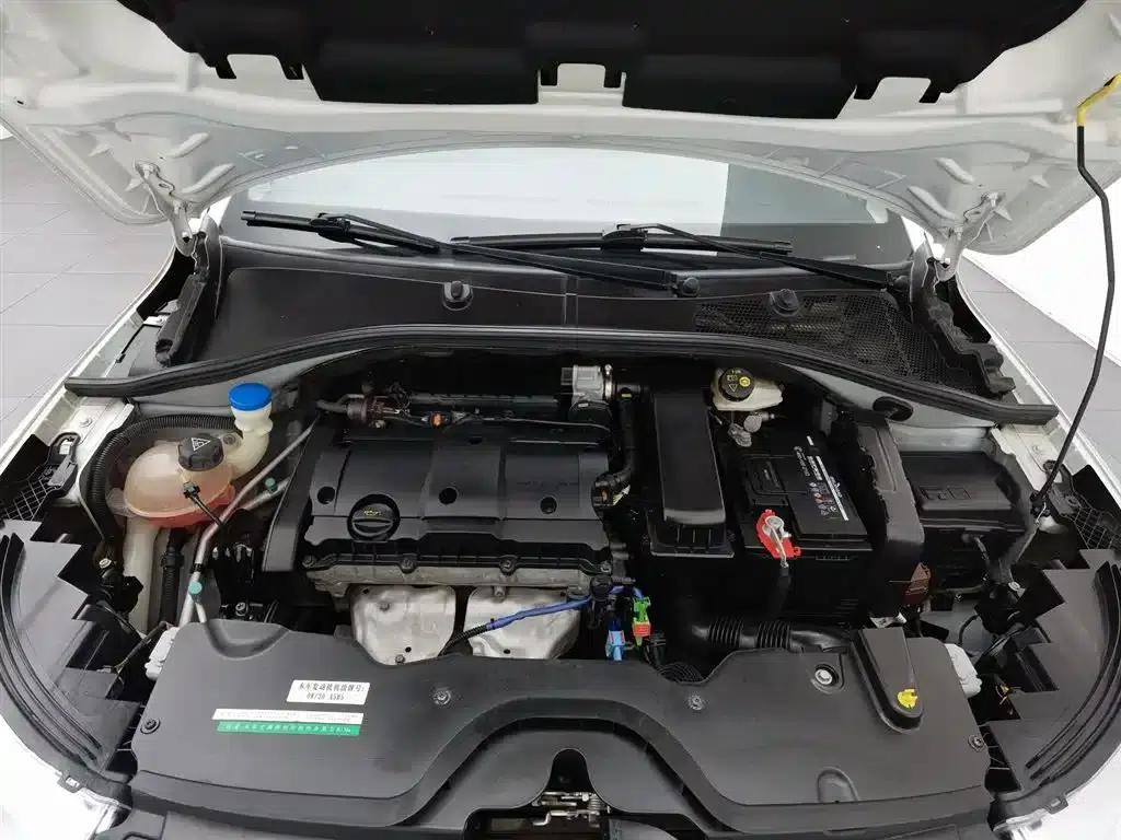 Citroën C3-XR 2015 1.6L Manual Pioneer Edition — миниатюра 6