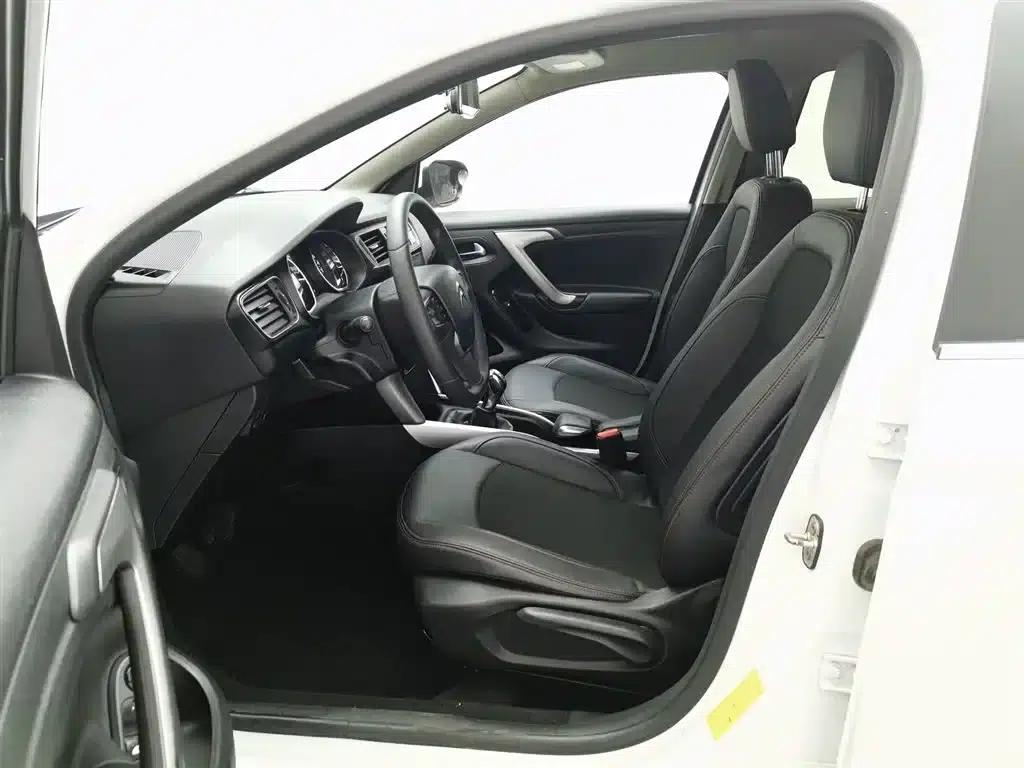 Citroën C3-XR 2015 1.6L Manual Pioneer Edition — миниатюра 10