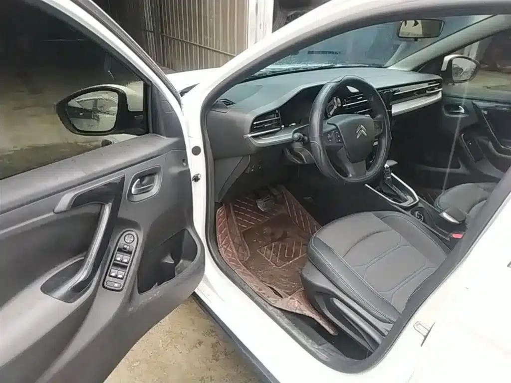 Citroën C3-XR 2021 190THP DCT Premium Edition — миниатюра 16