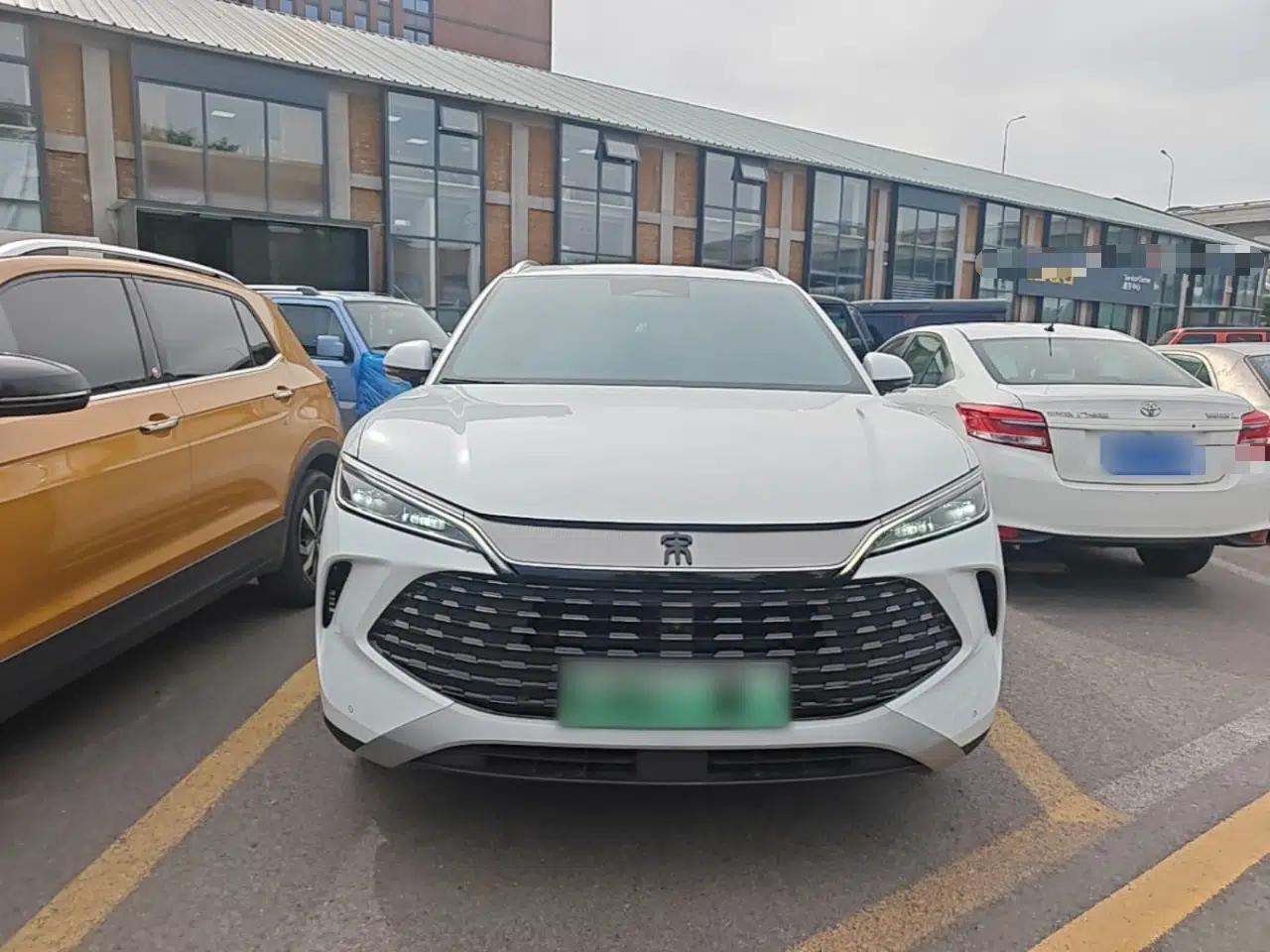 BYD Song L DM-i 2024 112 km Beyond Edition — миниатюра 2