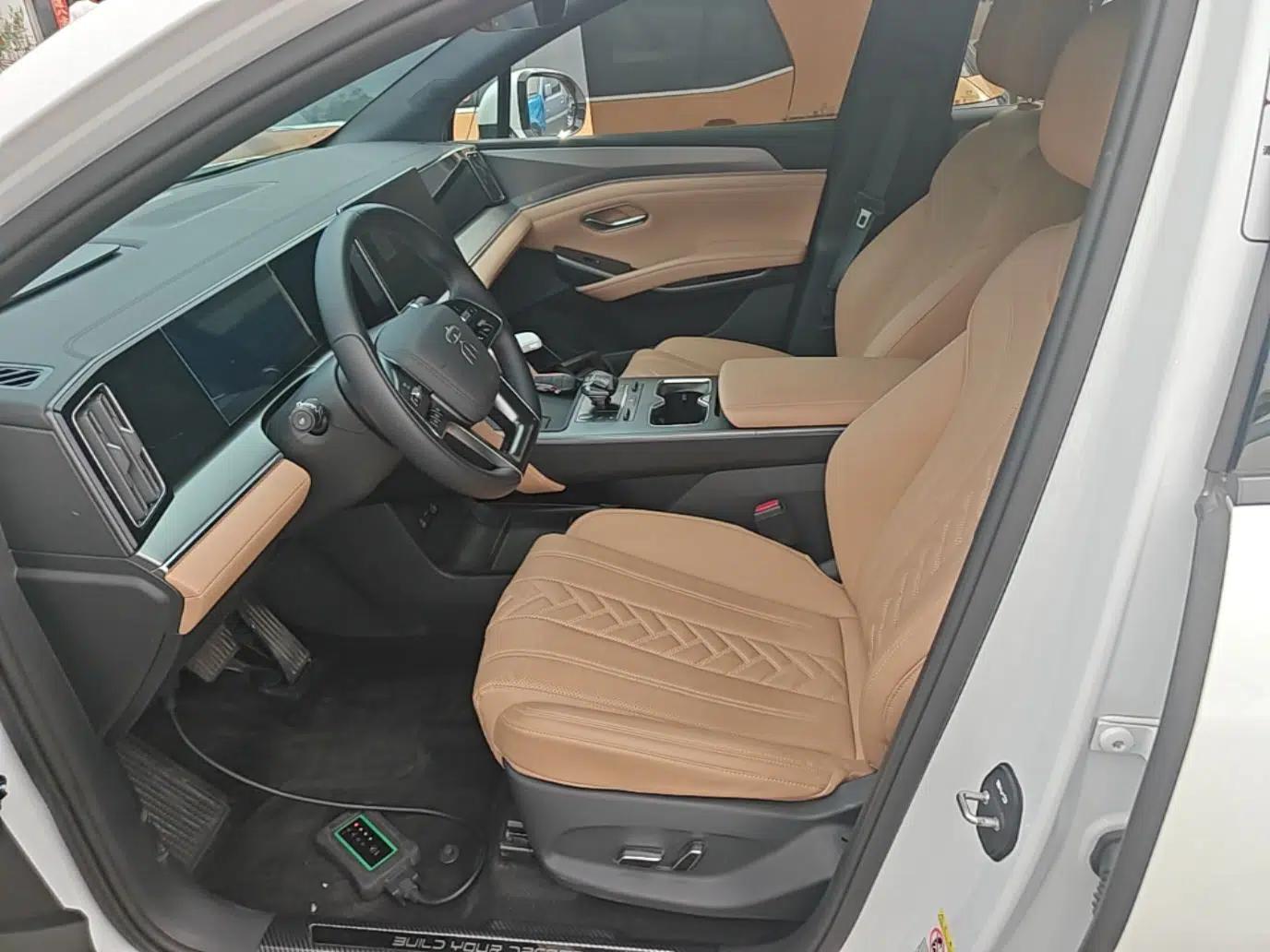 BYD Song L DM-i 2024 112 km Beyond Edition — миниатюра 18
