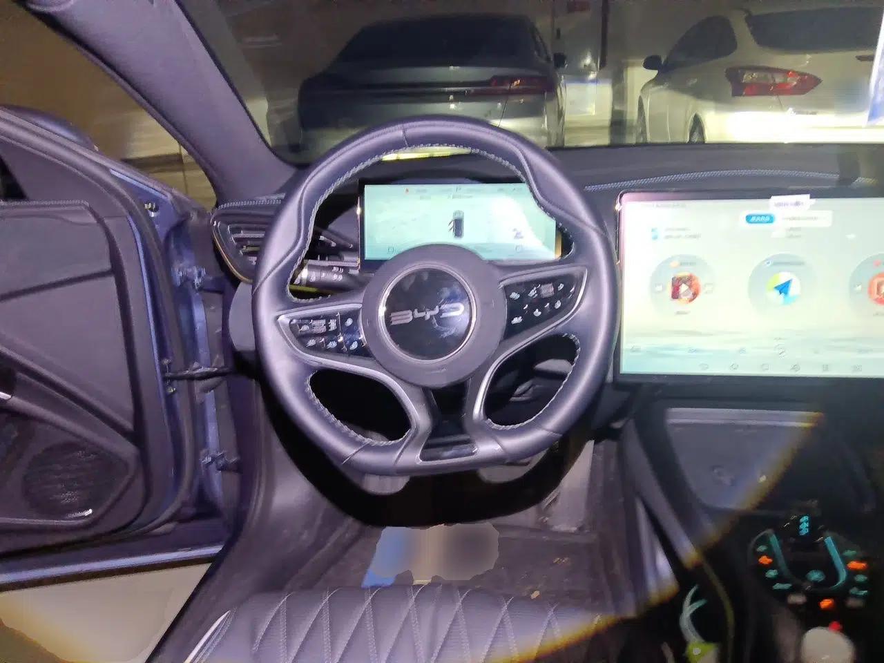 BYD Seal 2022 550 km Standard Range Rear-Wheel Drive Prestige Version — миниатюра 11