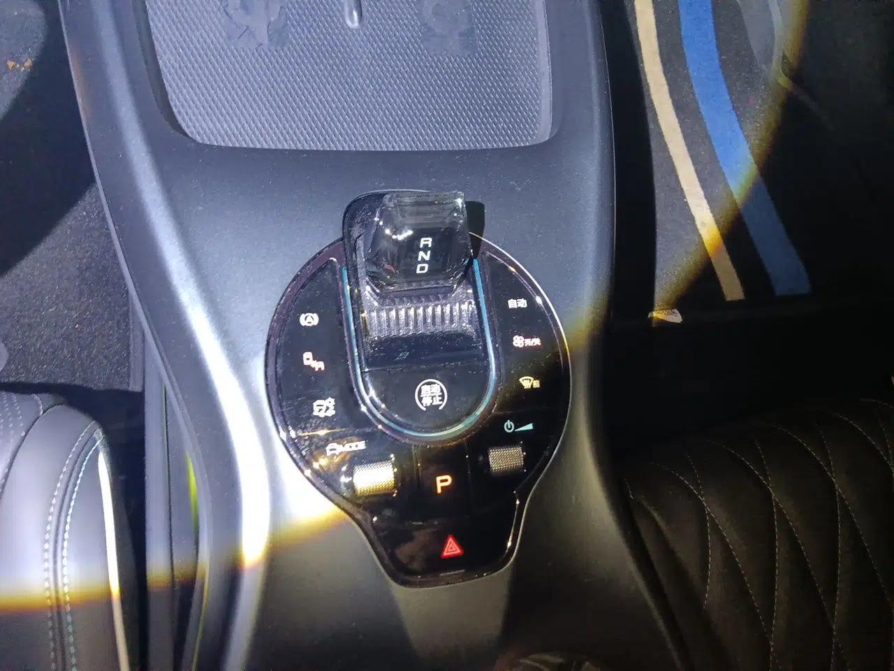 BYD Seal 2022 550 km Standard Range Rear-Wheel Drive Prestige Version — миниатюра 15