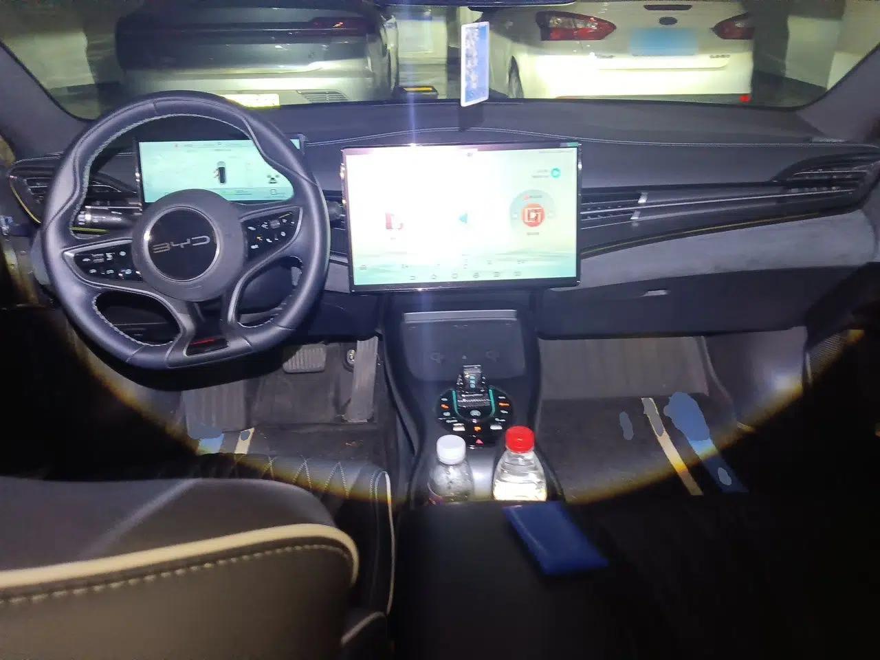 BYD Seal 2022 550 km Standard Range Rear-Wheel Drive Prestige Version — миниатюра 10