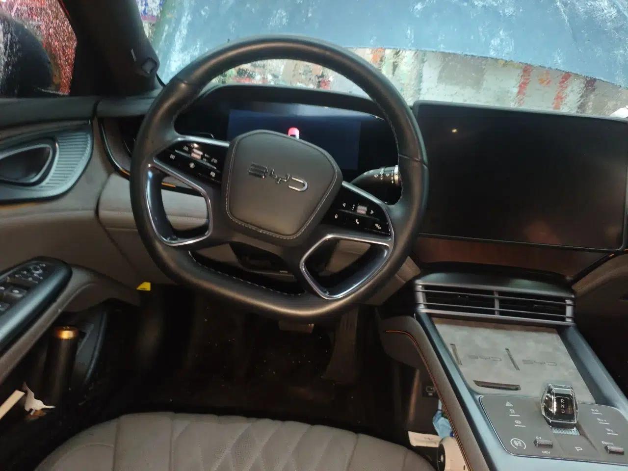 BYD Seal 2024 HONOR Edition DM-i 1.5T 121km Flagship Model — миниатюра 11