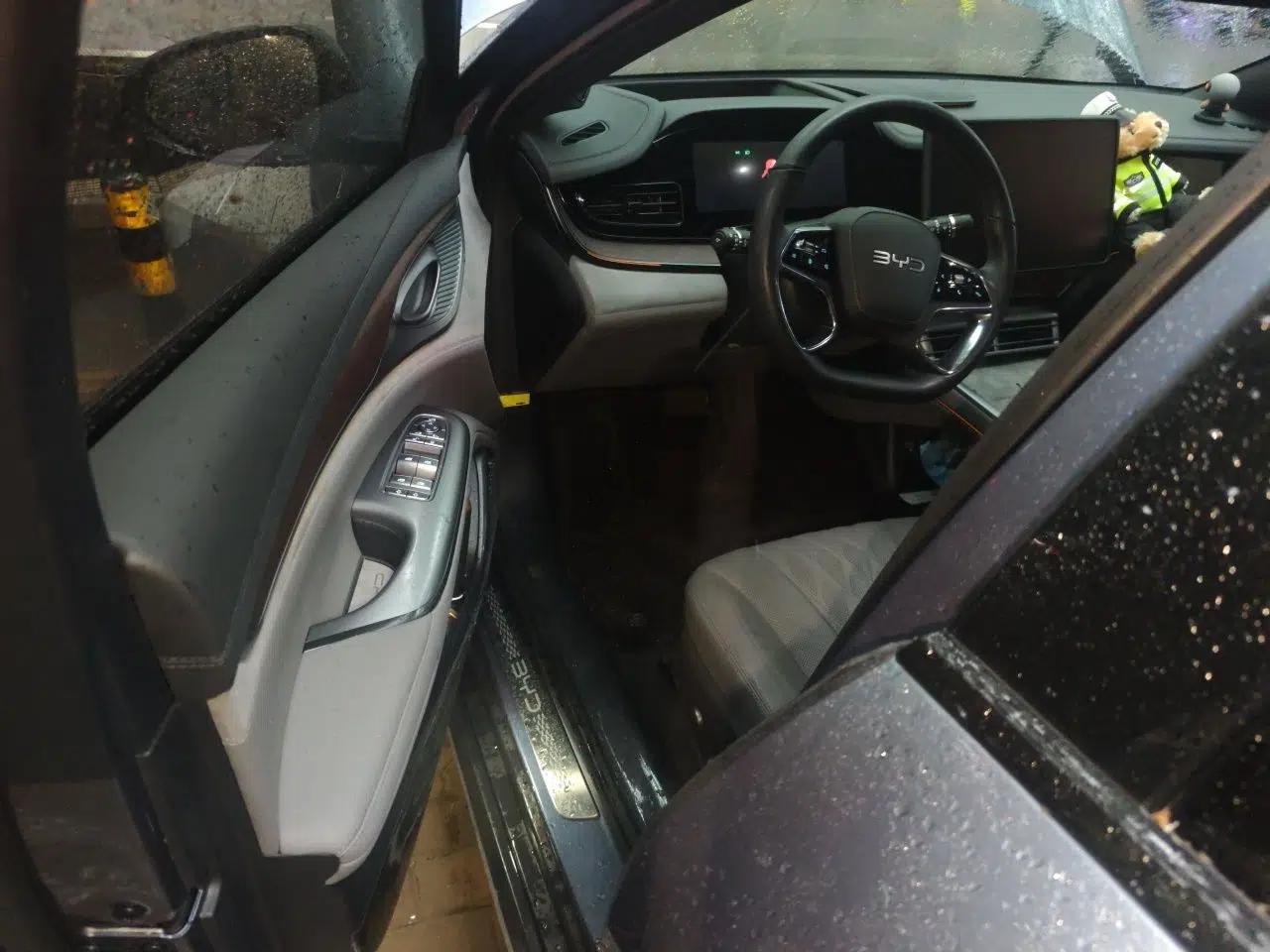 BYD Seal 2024 HONOR Edition DM-i 1.5T 121km Flagship Model — миниатюра 17