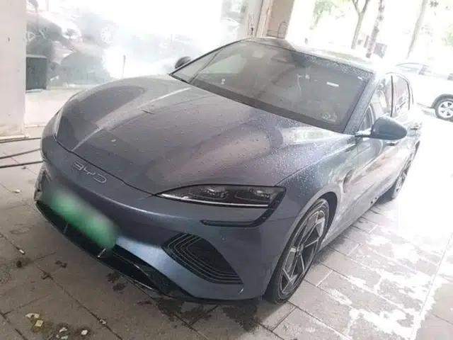 BYD Seal 2022 550 km Standard Range Rear-Wheel Drive Prestige Version