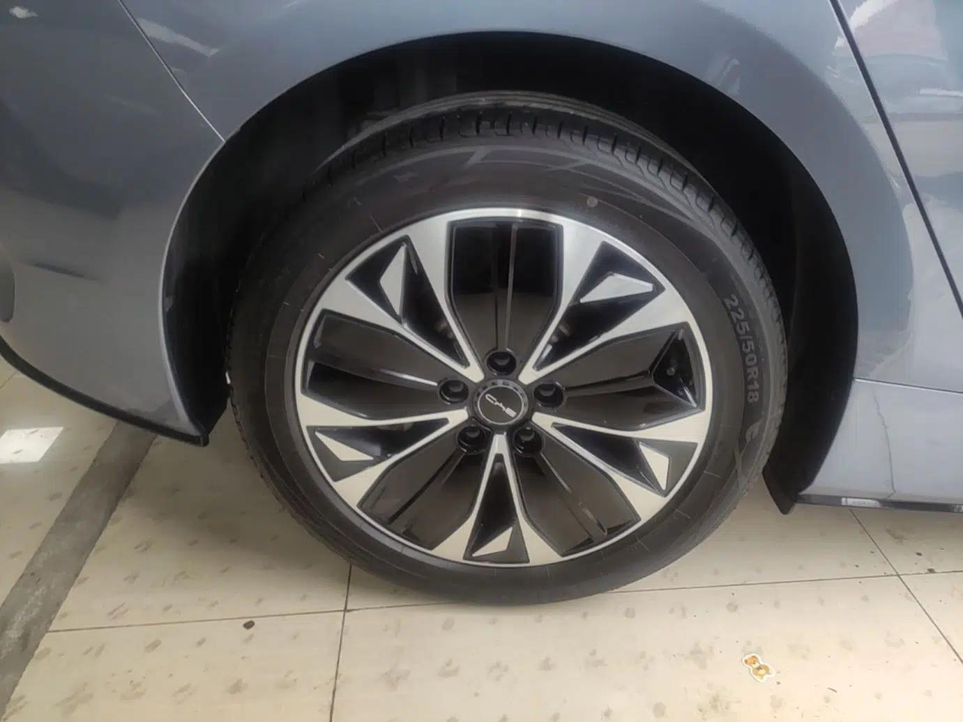 BYD Seal 2022 550 km Standard Range Rear-Wheel Drive Elite Version — миниатюра 10