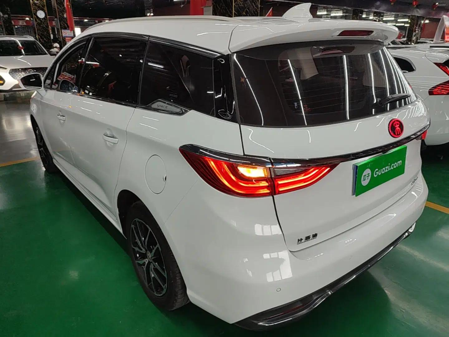 BYD Song MAX 2018 1.5T Automatic Smart Connect Flagship 7-Seater — миниатюра 4