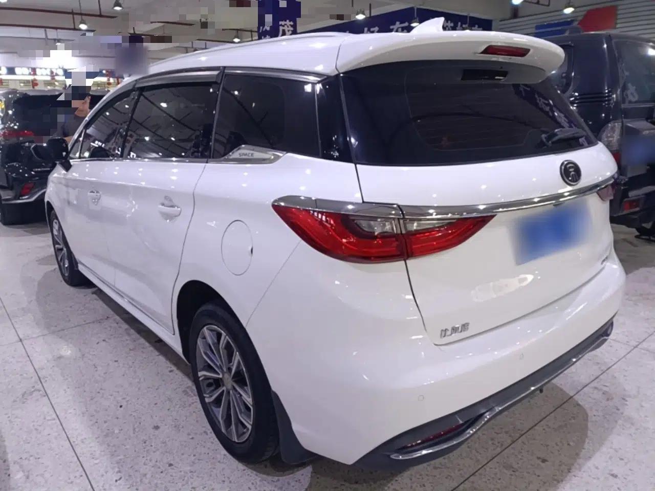 BYD Song MAX 2019 1.5T Automatic Smart Connect Ruiyi Sunroof Model 7 Seats China VI Standard — миниатюра 4
