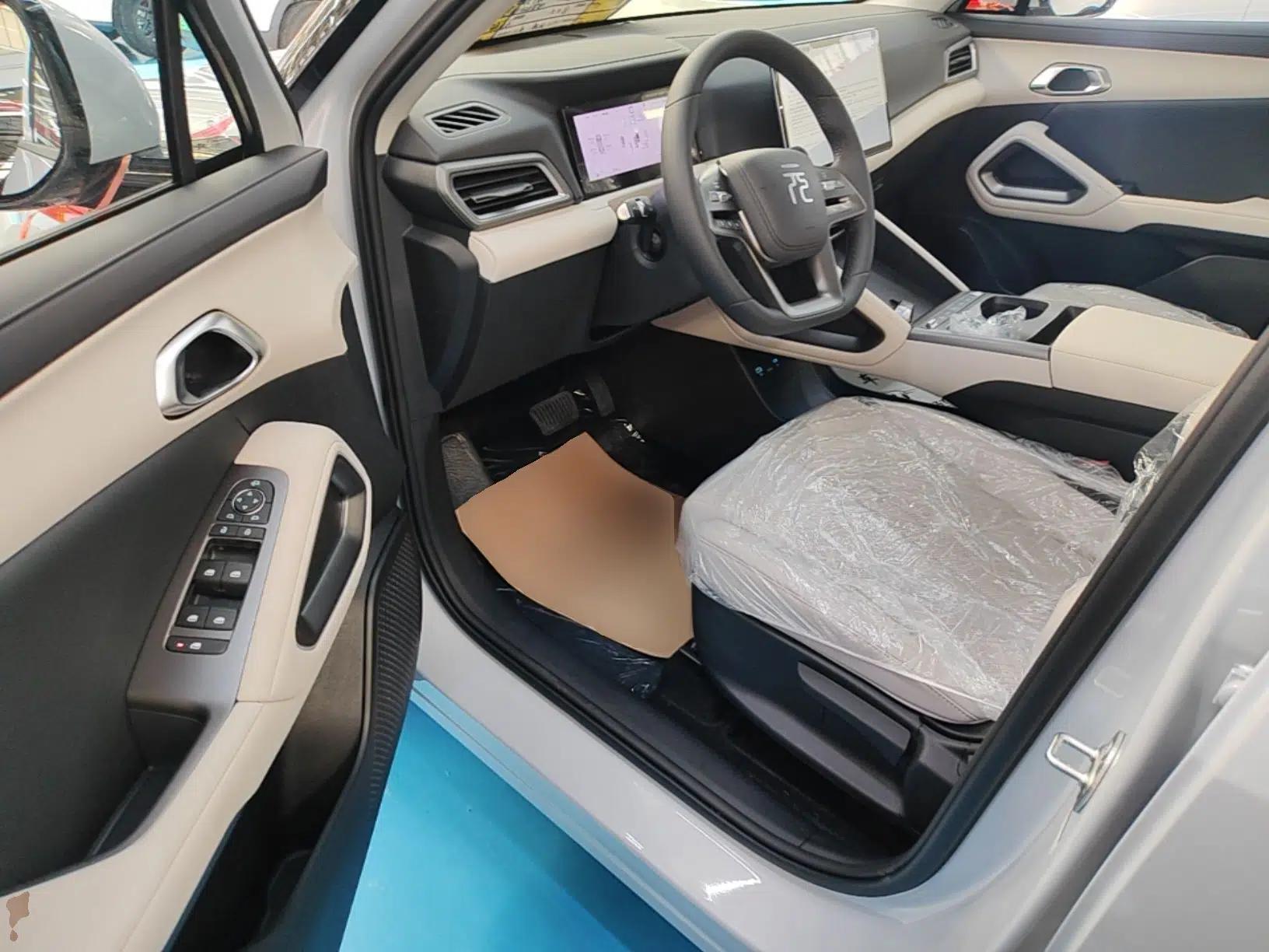 BYD Yuan UP 2025 Intelligent Driving Version 401 KM Dynamic Edition — миниатюра 19