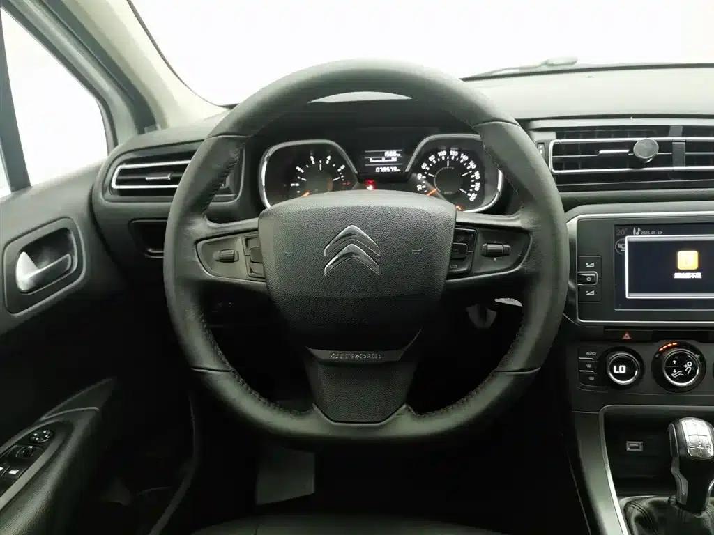 Citroën C4 2016 1.6L Manual Deluxe — миниатюра 11