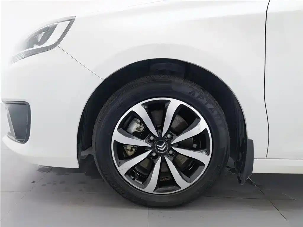 Citroën C4 2016 1.6L Manual Deluxe — миниатюра 17