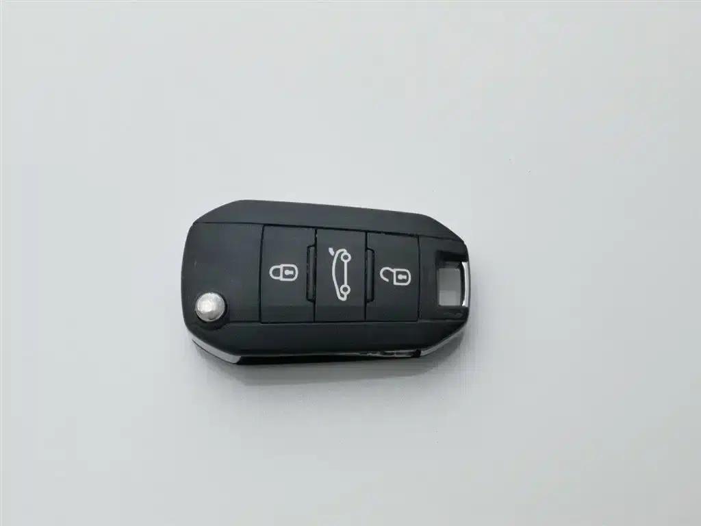 Citroën C4 2016 1.6L Manual Deluxe — миниатюра 19