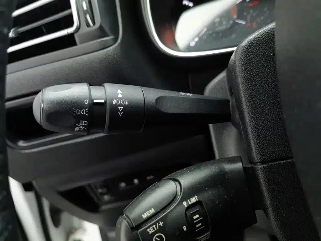 Citroën C4 2016 1.6L Manual Deluxe — миниатюра 21