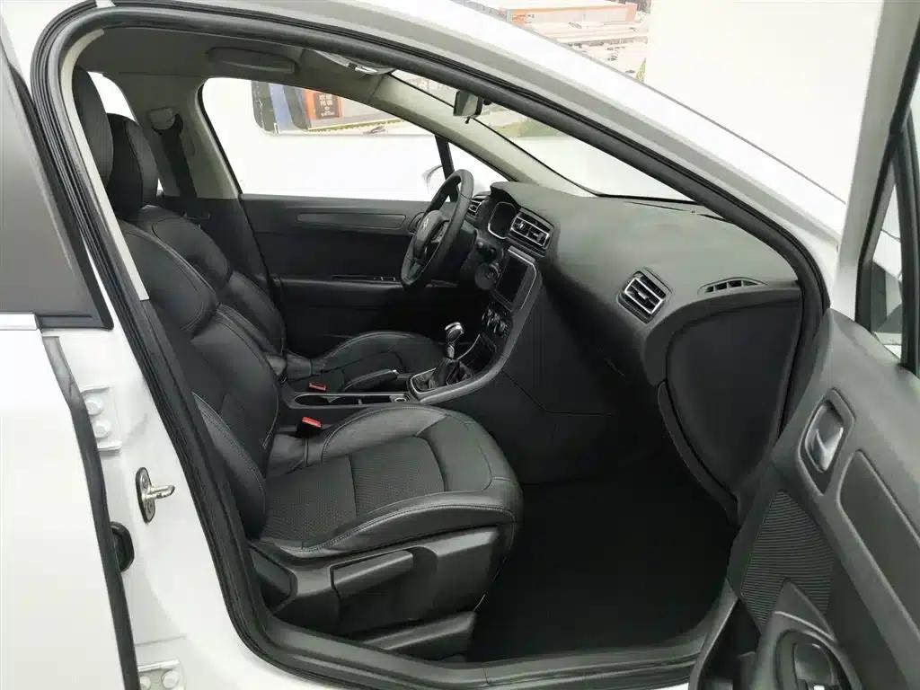Citroën C4 2016 1.6L Manual Deluxe — миниатюра 23