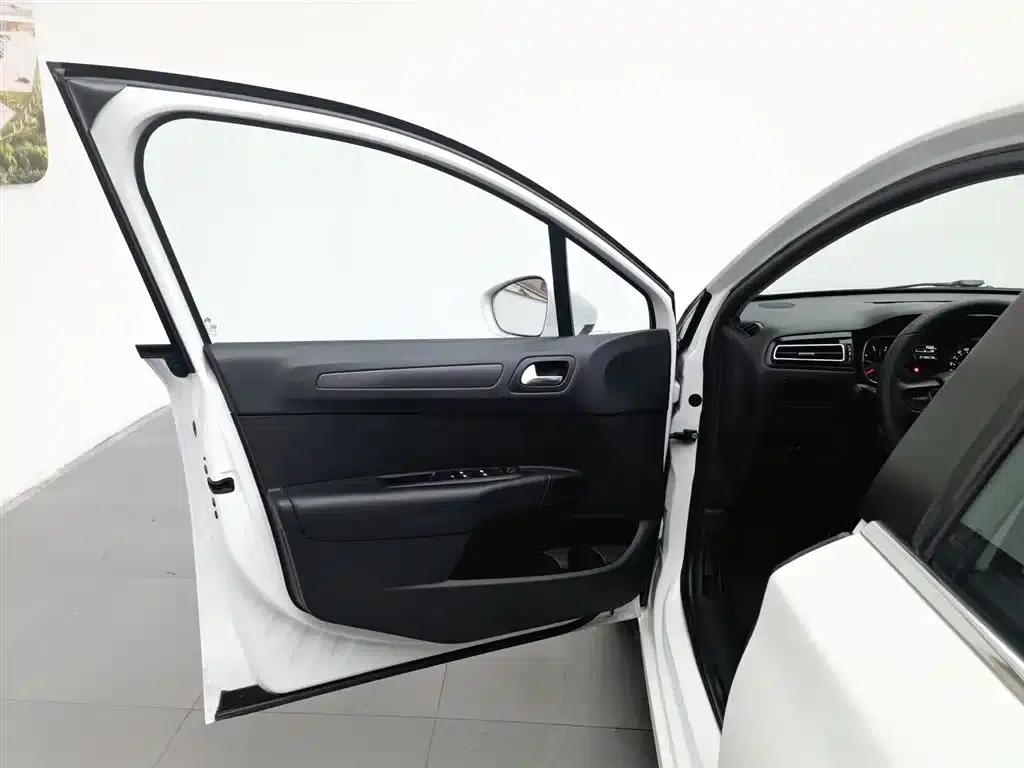 Citroën C4 2016 1.6L Manual Deluxe — миниатюра 8