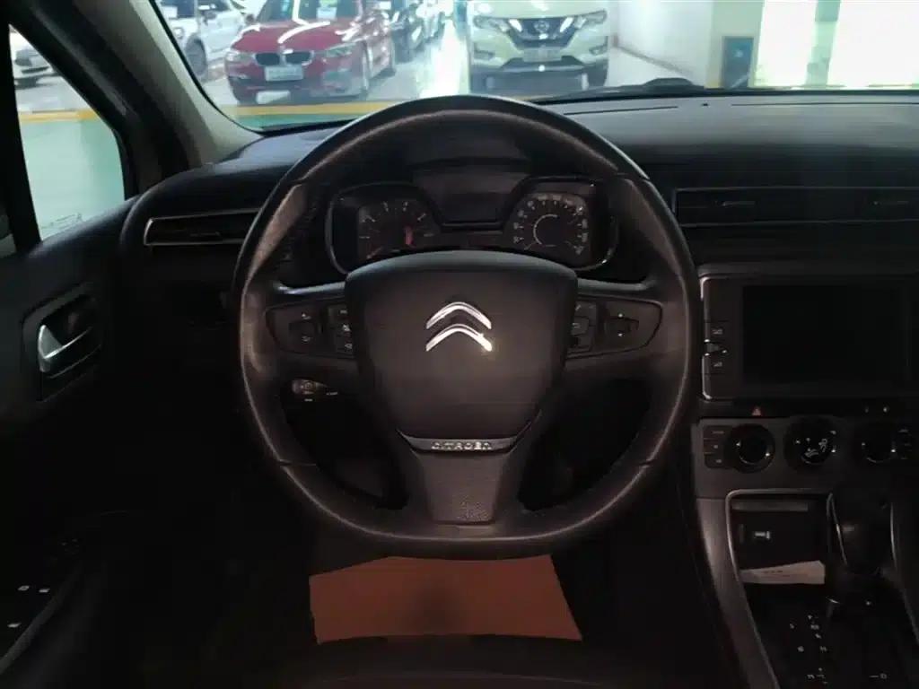 Citroën C4 2016 1.6L Automatic Luxury — миниатюра 11