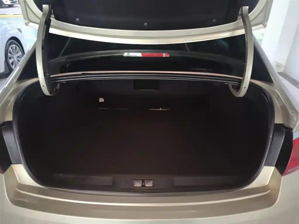 Citroën C4 2016 1.6L Automatic Luxury — миниатюра 19