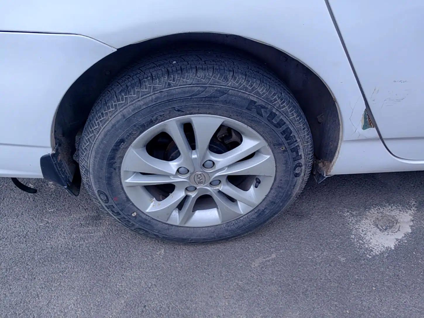 BYD F3 2015 Energy-Saving Edition 1.5L Manual Luxury Model — миниатюра 10